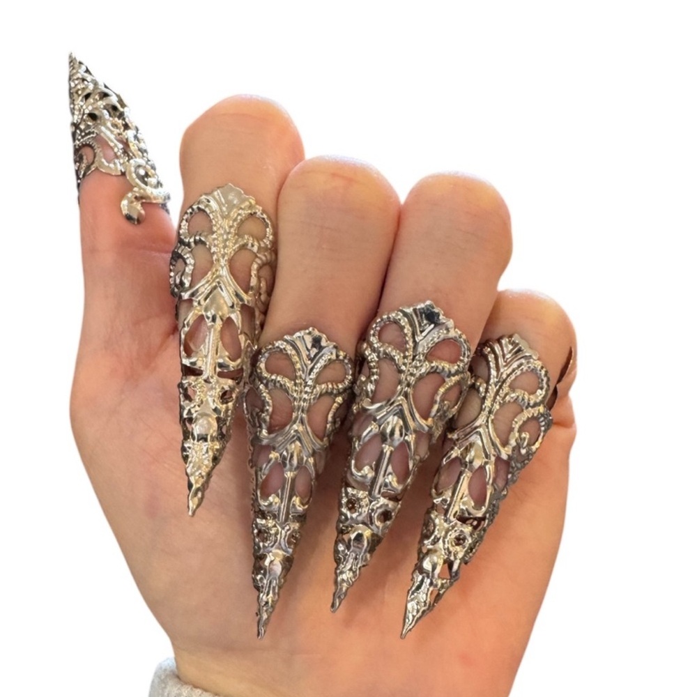 Filigree Silver Metal Stiletto Nail Covers (5)